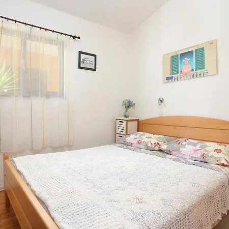 With Wifi - 19038 Apartment